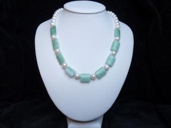 Jadeit-nefrit, perly bílé (2408)