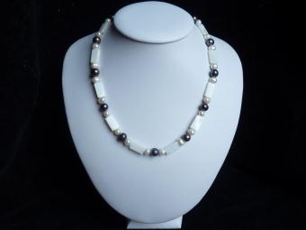 Perly bílé, černé, perleť (2610)