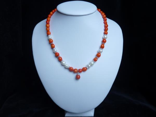 Korál oranžový, perly bílé (2711)