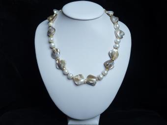 Perly bílé, perleť pozlac. (2209)