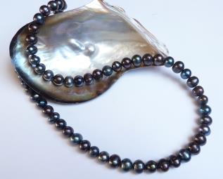 Perly černé 65 cm (0202)